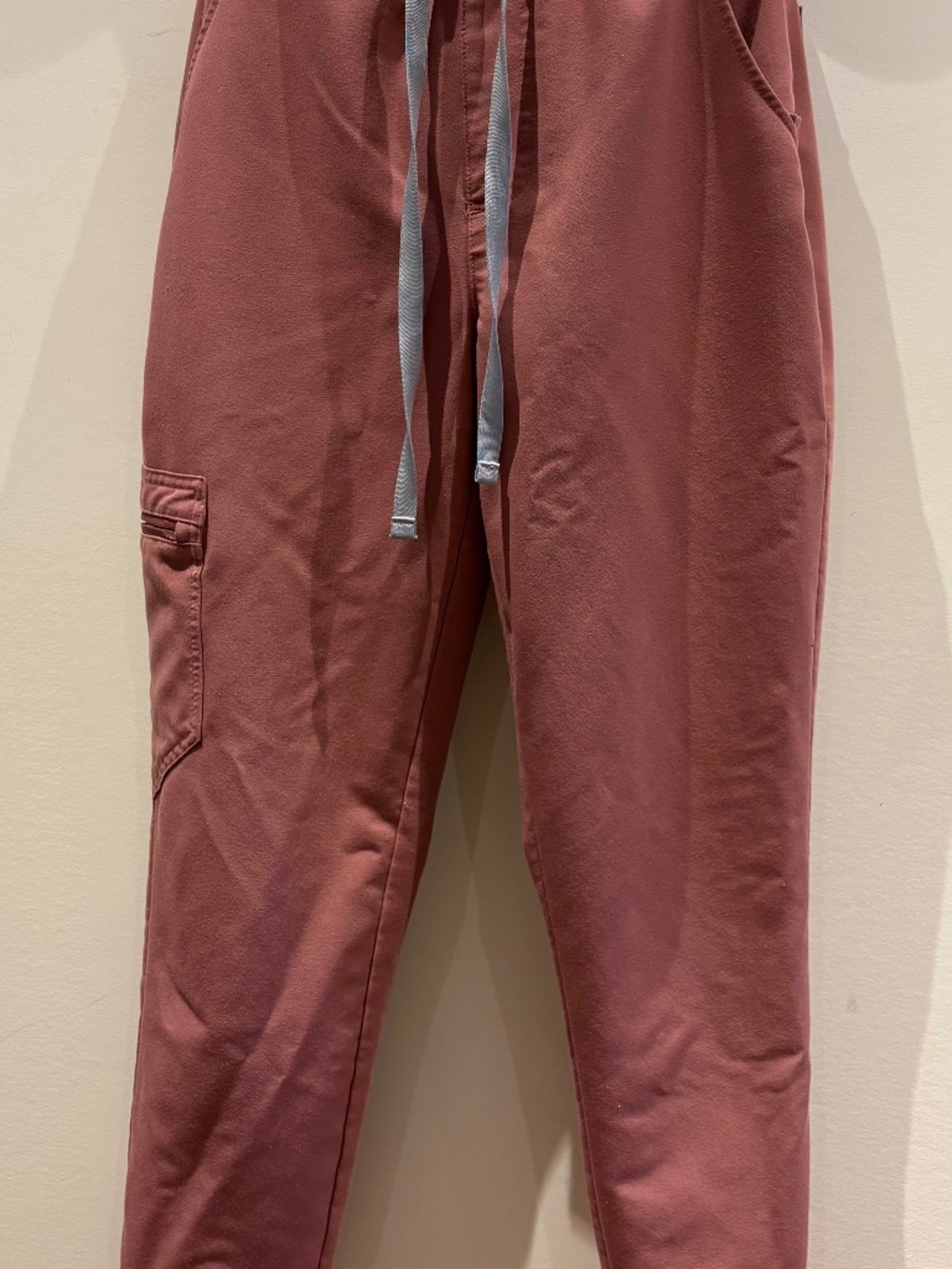 Womens FIGS Scrub Bottoms, XS, Dusty Rose